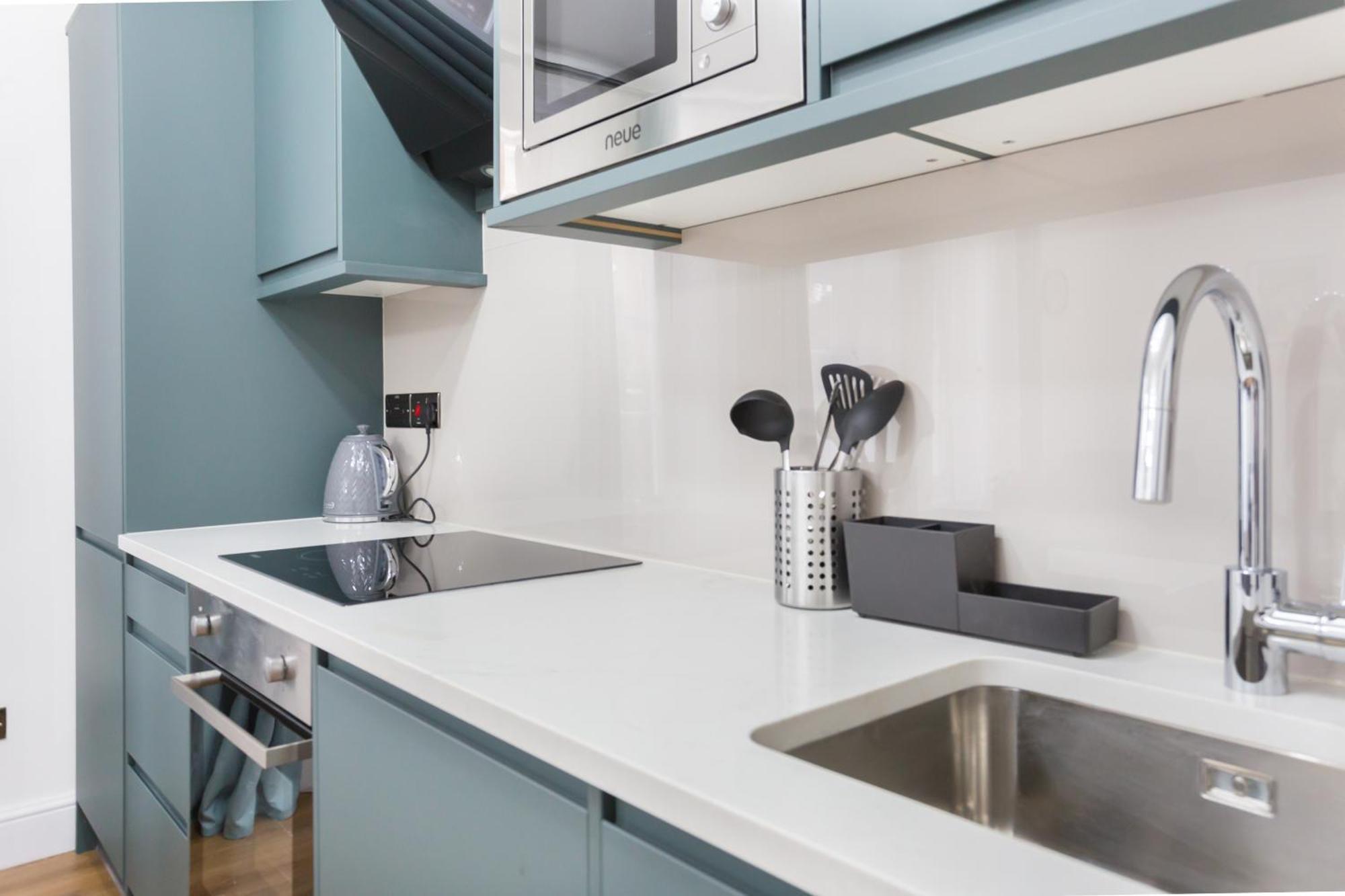 City Centre One Bedroom Apartment Next To Station, Newly Renovated London Exterior foto