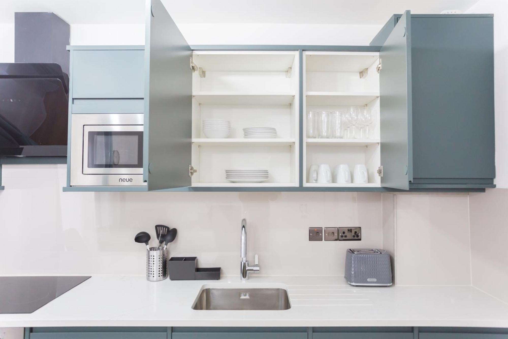 City Centre One Bedroom Apartment Next To Station, Newly Renovated London Exterior foto