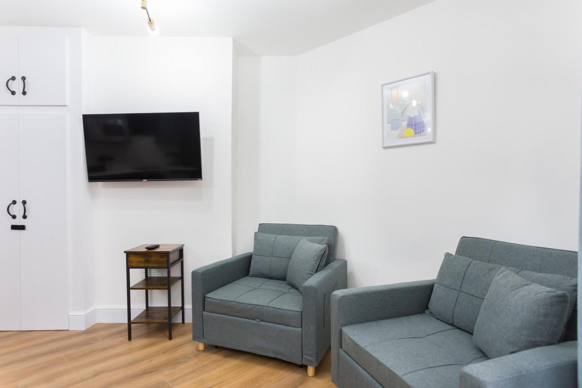 City Centre One Bedroom Apartment Next To Station, Newly Renovated London Exterior foto