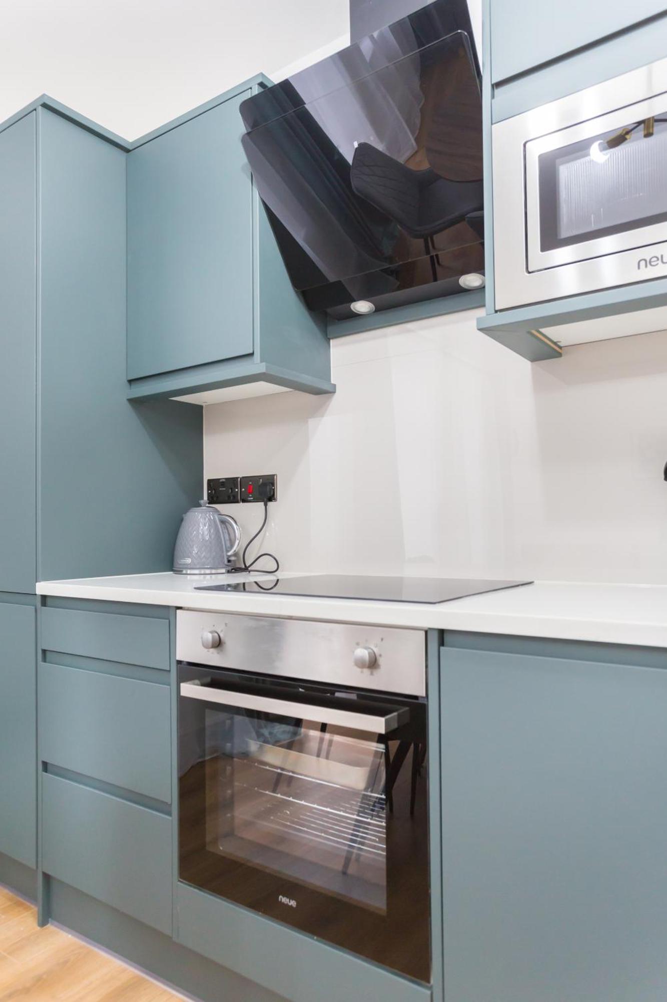 City Centre One Bedroom Apartment Next To Station, Newly Renovated London Exterior foto