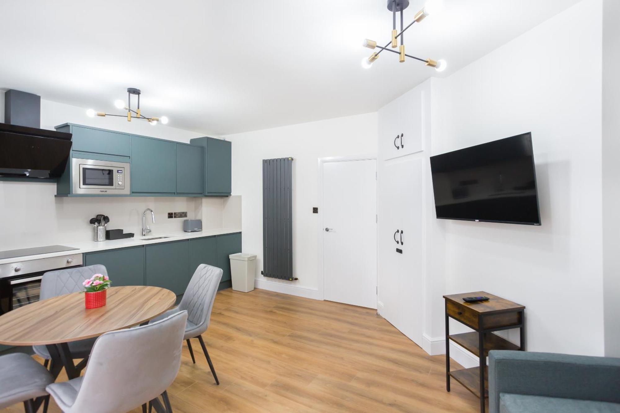 City Centre One Bedroom Apartment Next To Station, Newly Renovated London Exterior foto